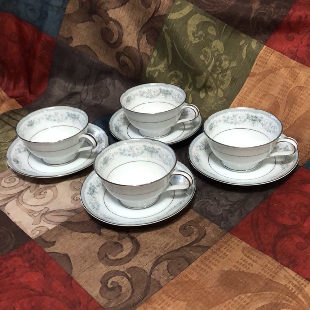 ❤️EUC❤️Vintage Noritake Porcelain “Colburn”Pattern, 4 cups and 4 saucers.